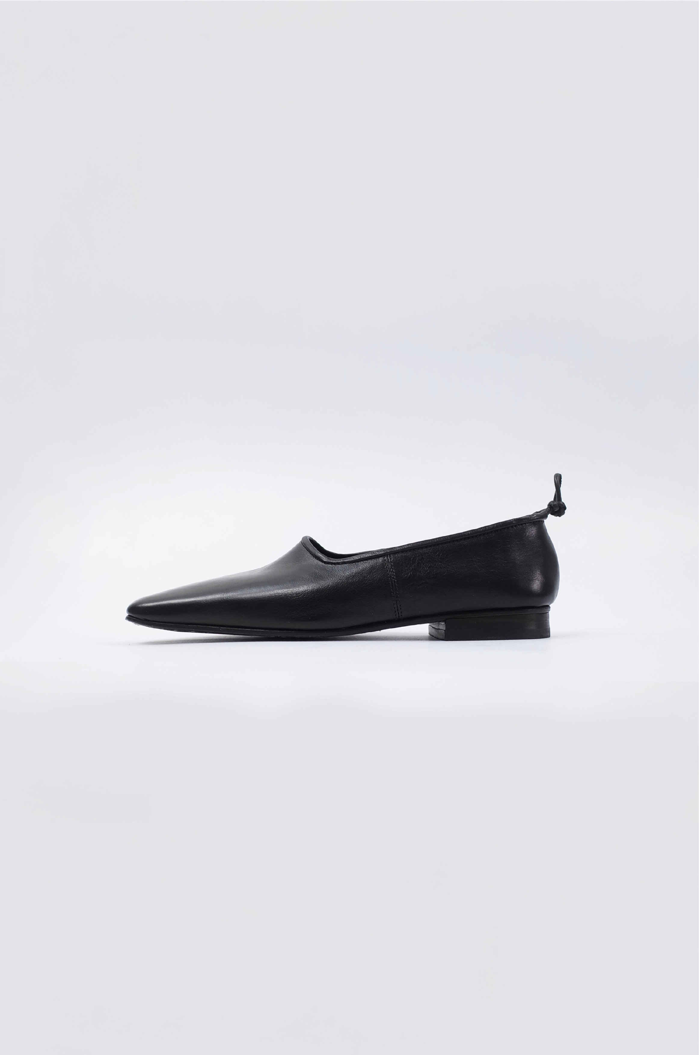 ・ Reserved items ・ Craftsman Made Leather 100% Ribbon Flats (Black)