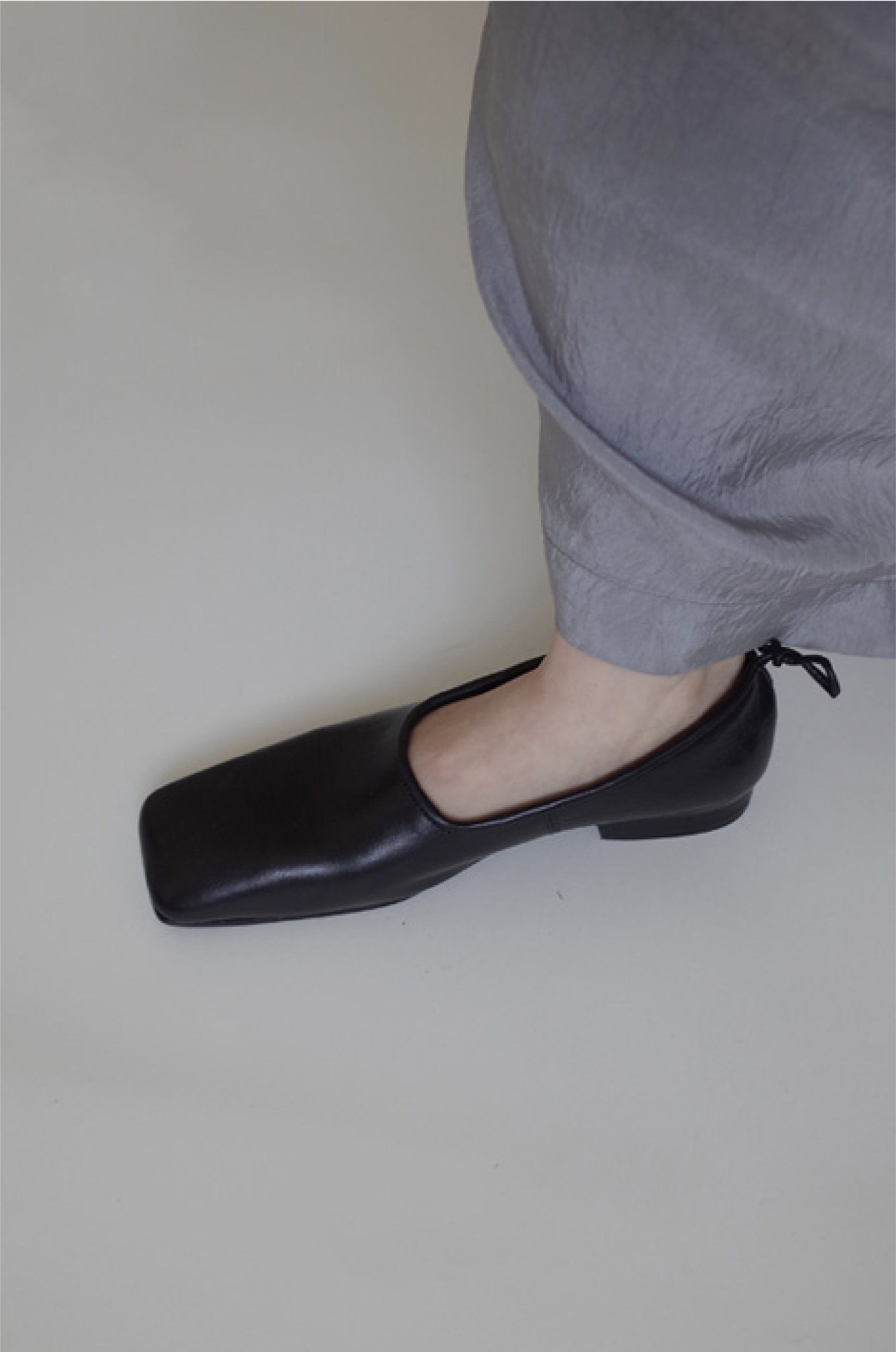 ・ Reserved items ・ Craftsman Made Leather 100% Ribbon Flats (Black)