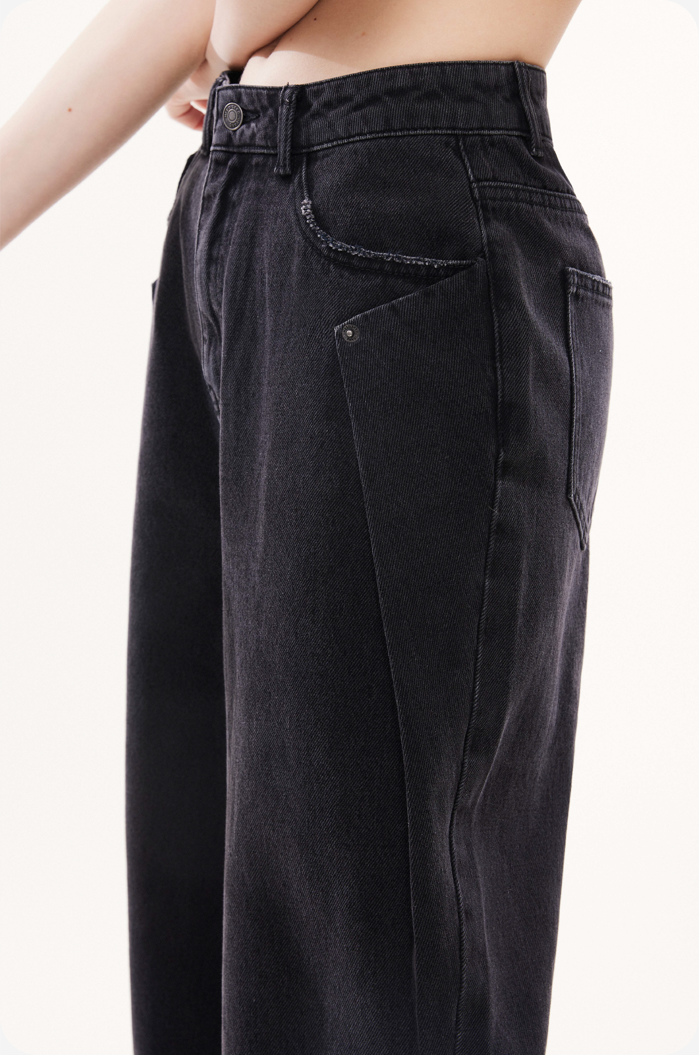 Side Seam Designed Straight Leg Jeans