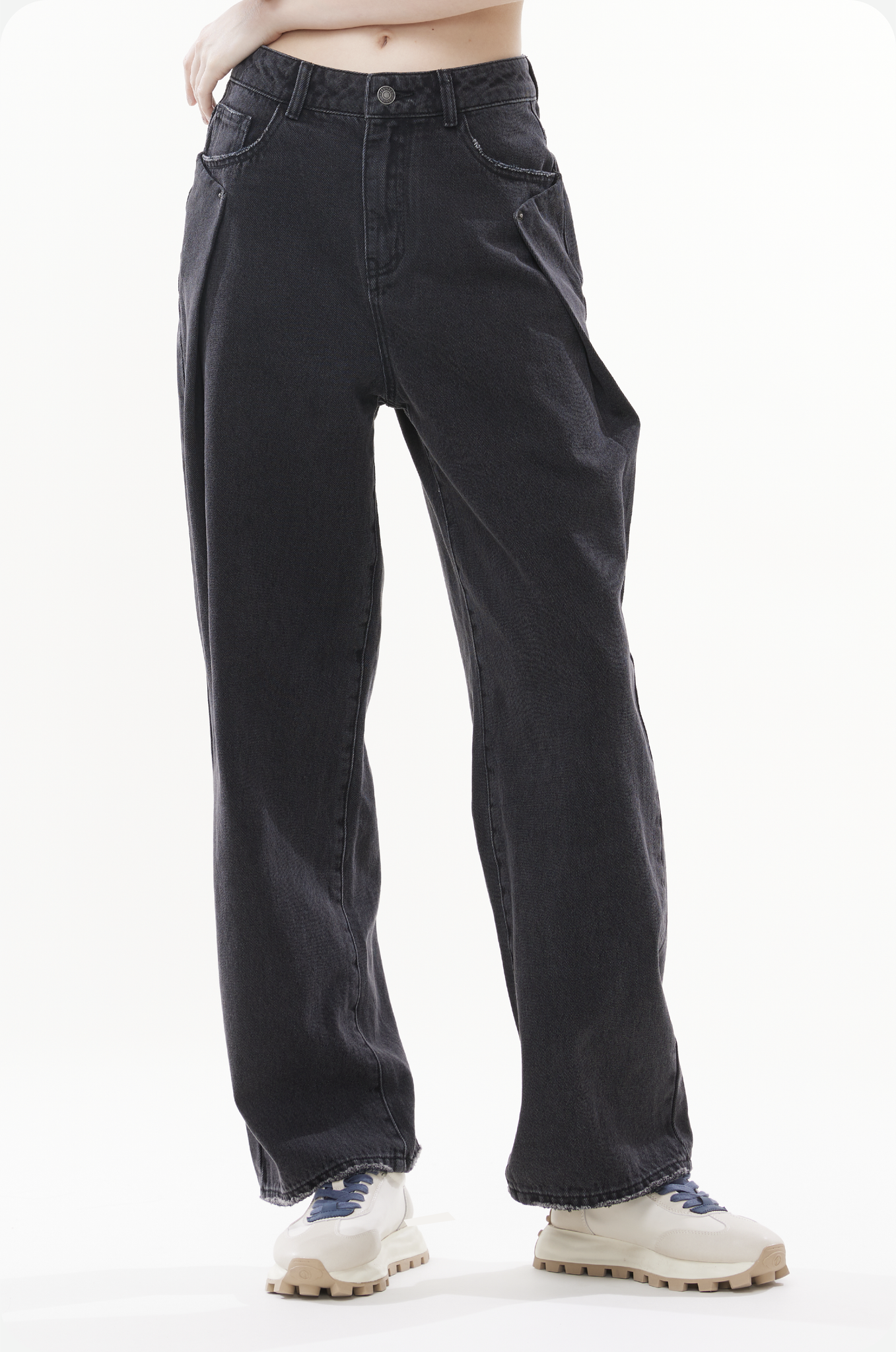 Side Seam Designed Straight Leg Jeans