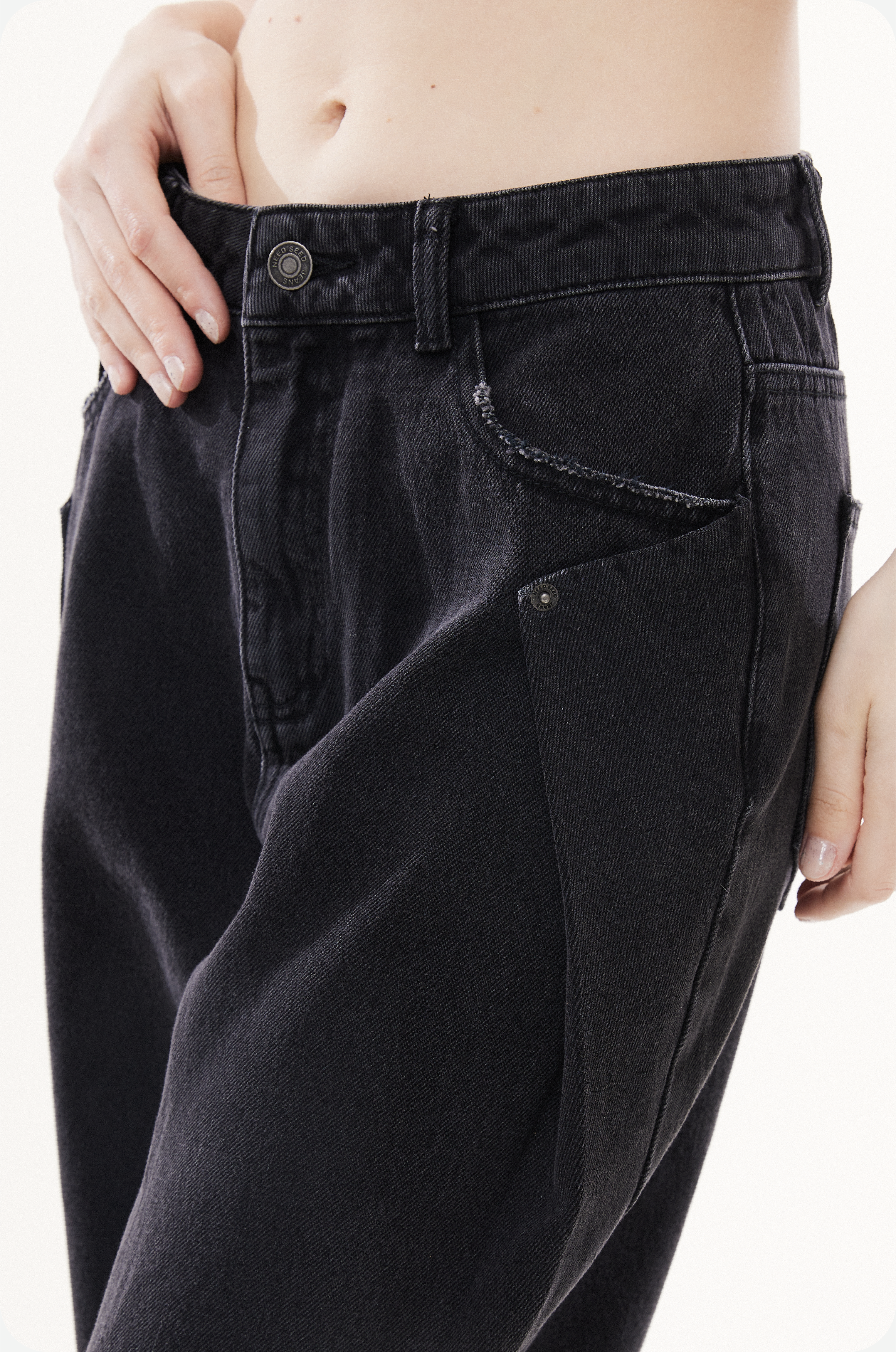 Side Seam Designed Straight Leg Jeans