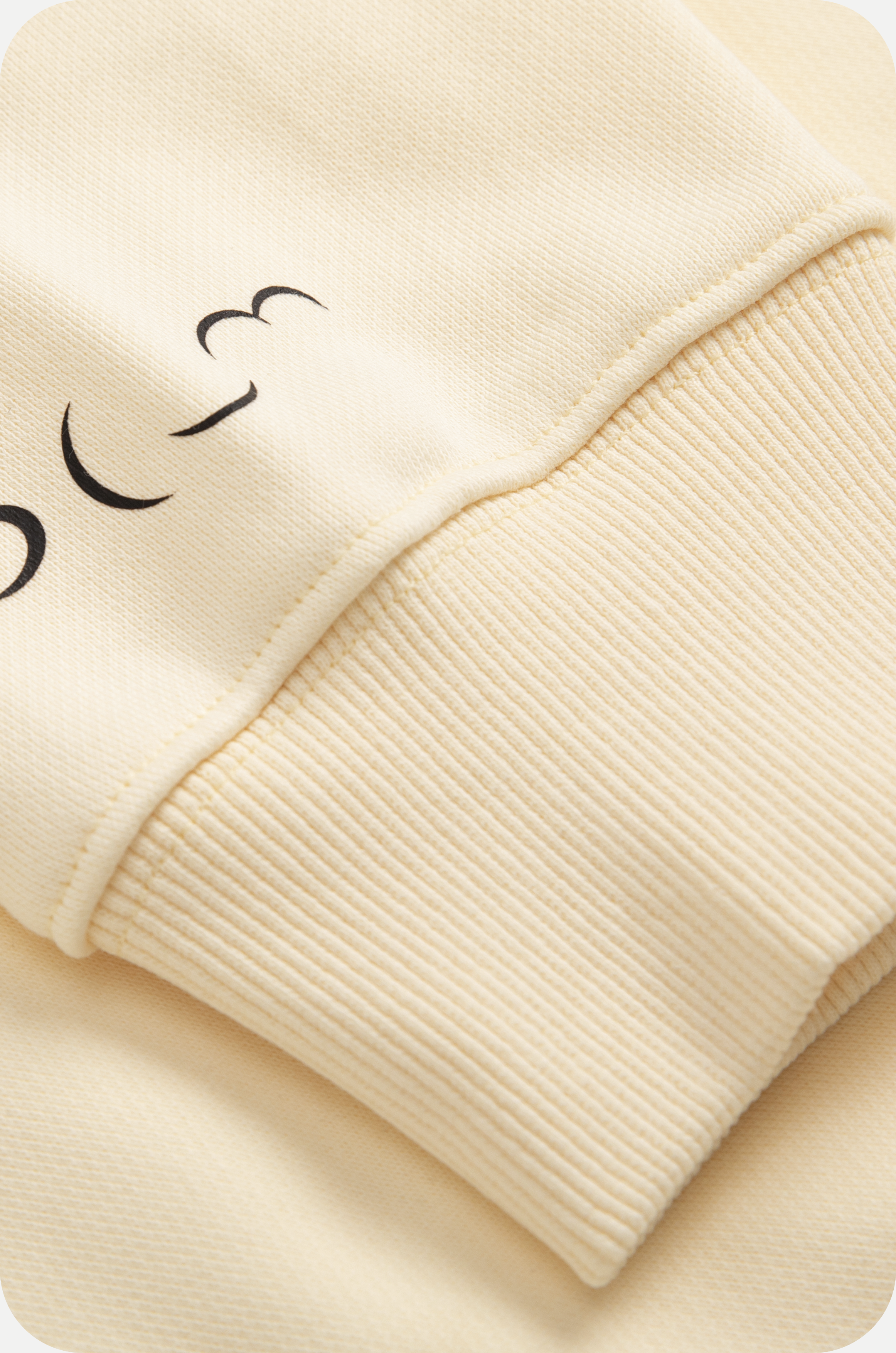 P L U M STORE Minimal Dot Sweater