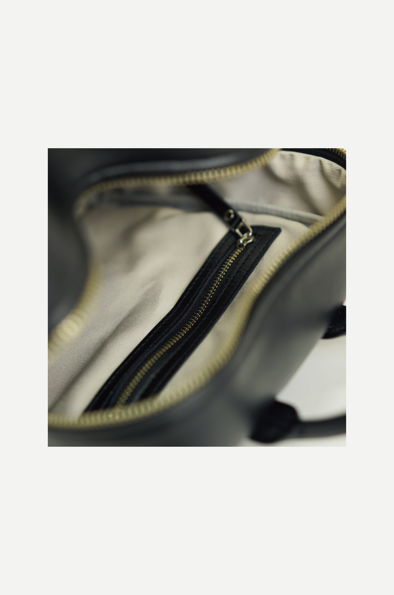Cube Boston Bag - B001