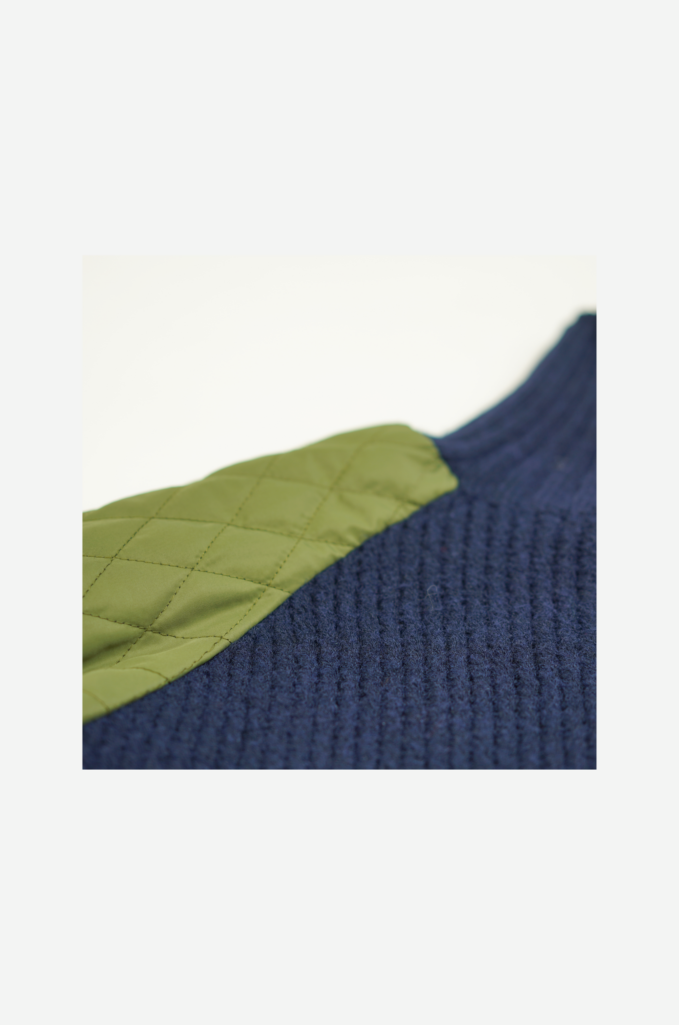 ・ Reserved items Quilted High-neck Knit