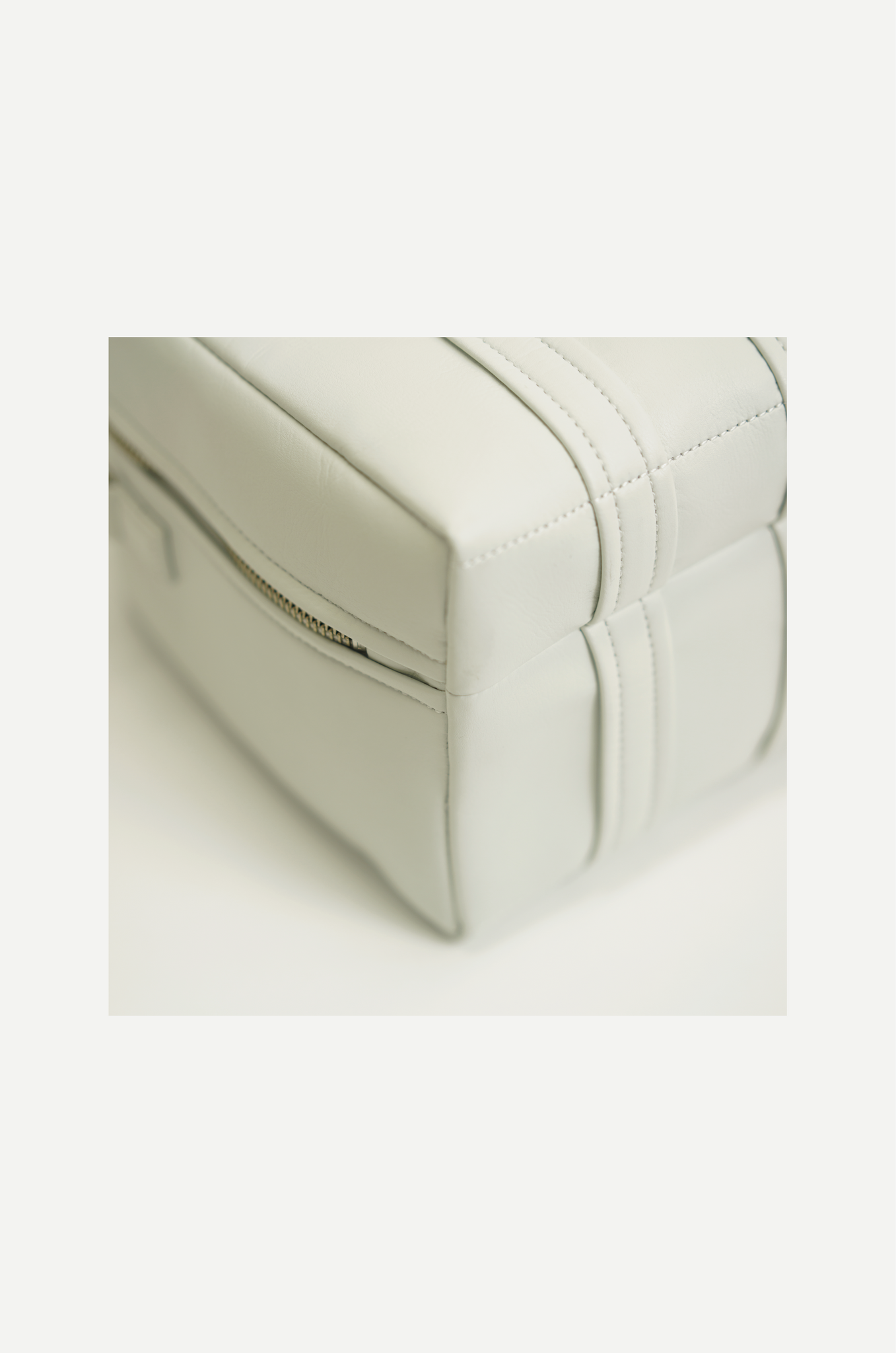 Cube Boston Bag - B001