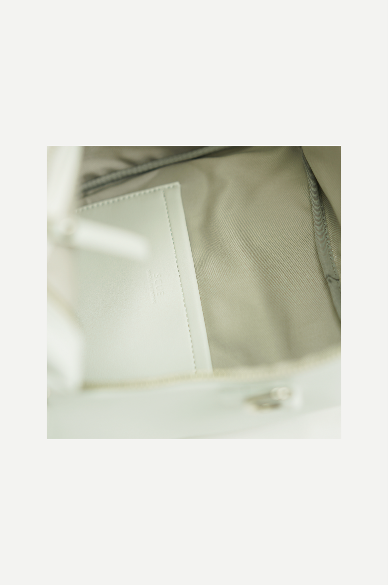 Cube Boston Bag - B001